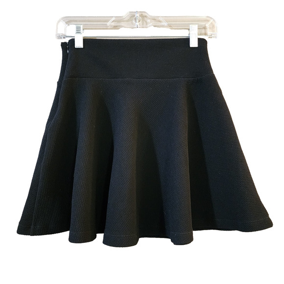 Forever 21 Womens Woven Knit Skater Skirt Size S Jrs Black Side Zip - Picture 2 of 10